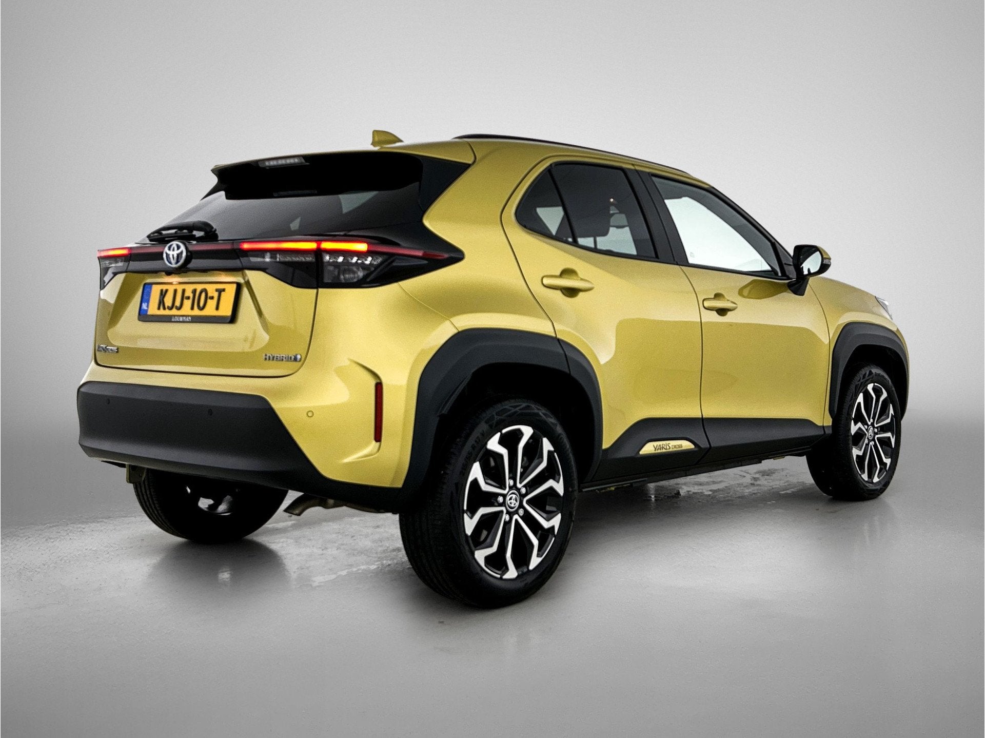 Toyota Yaris Cross 1.5 Hybrid Dynamic + Limited | Apple Carp, 12 maanden, Stof, Gebruikt, Overige kleuren