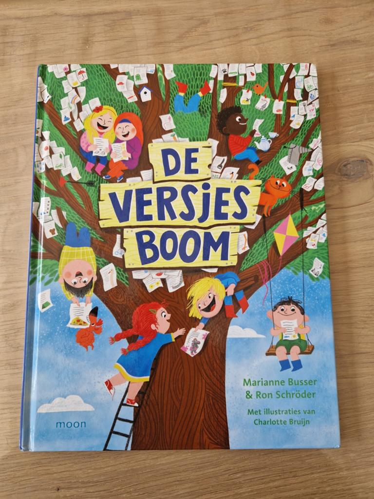 Marianne Busser - De versjesboom, Ophalen of Verzenden, Zo goed als nieuw, Marianne Busser; Ron Schröder, Prentenboek