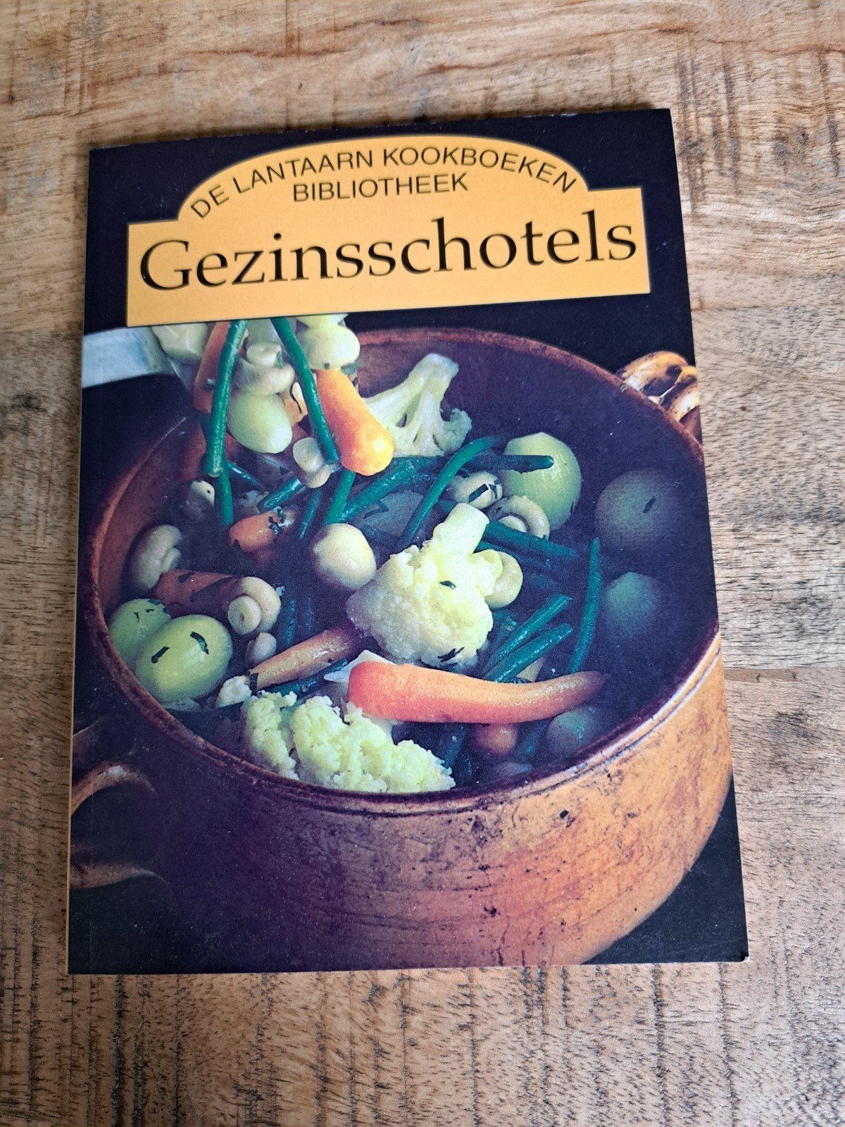 De Lantaarn Kookboeken Bibliotheek - Gezinsschotels, Ophalen of Verzenden, Zo goed als nieuw, Hoofdgerechten