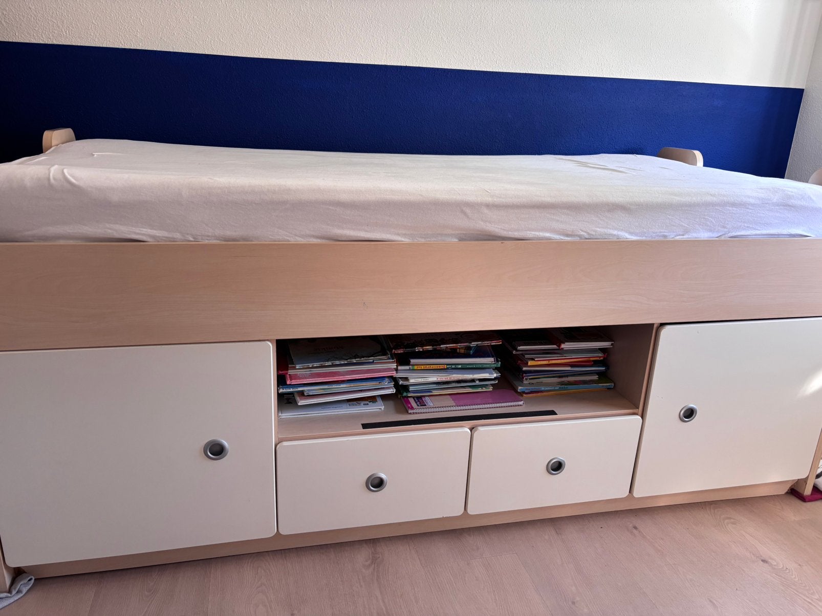 Bed met lades en kastjes, Gebruikt, Minder dan 100 cm, 25 tot 50 cm, 50 tot 100 cm