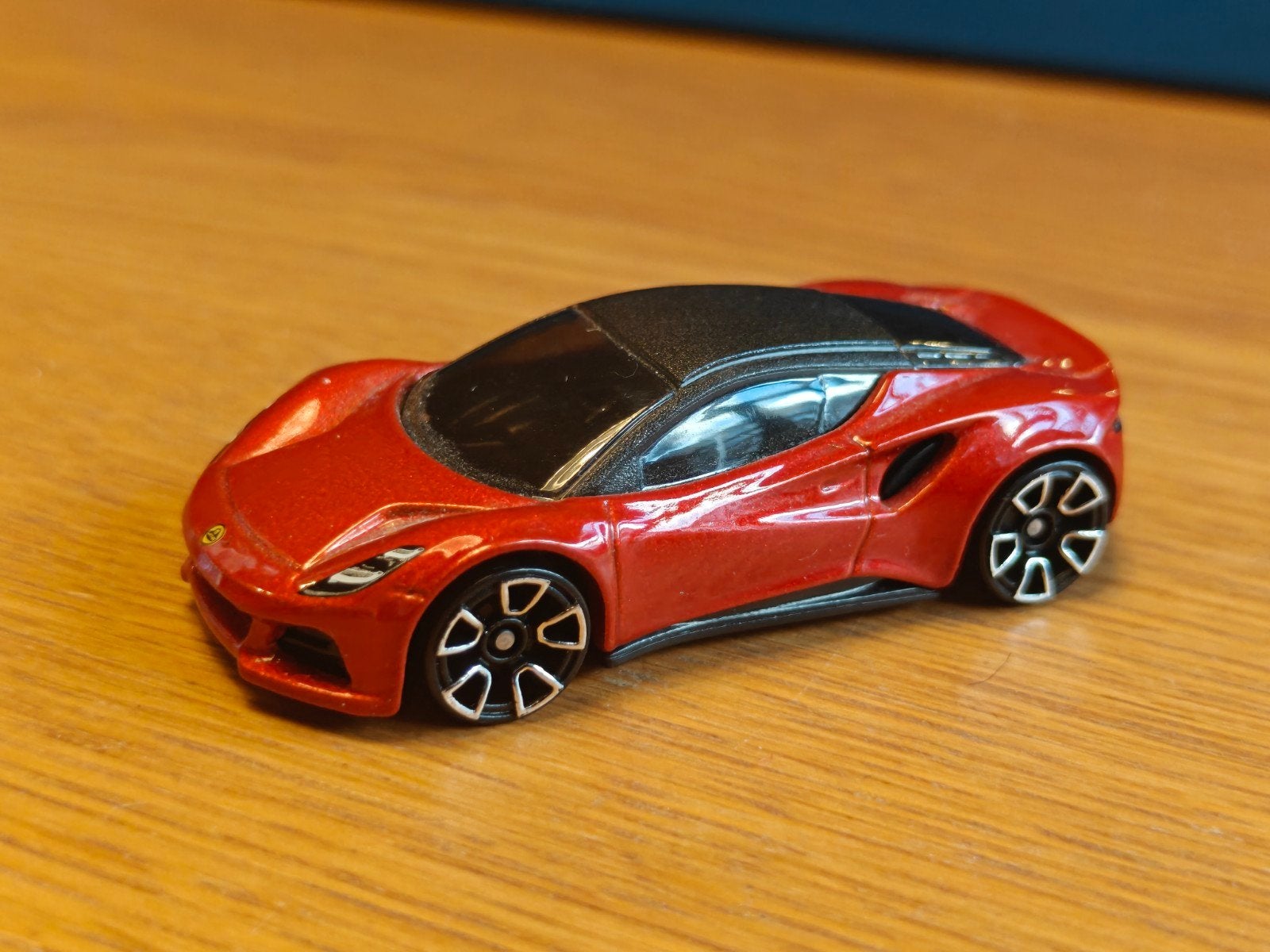 Hot Wheels Lotus Emira ORANJE, Ophalen of Verzenden, Nieuw, Auto
