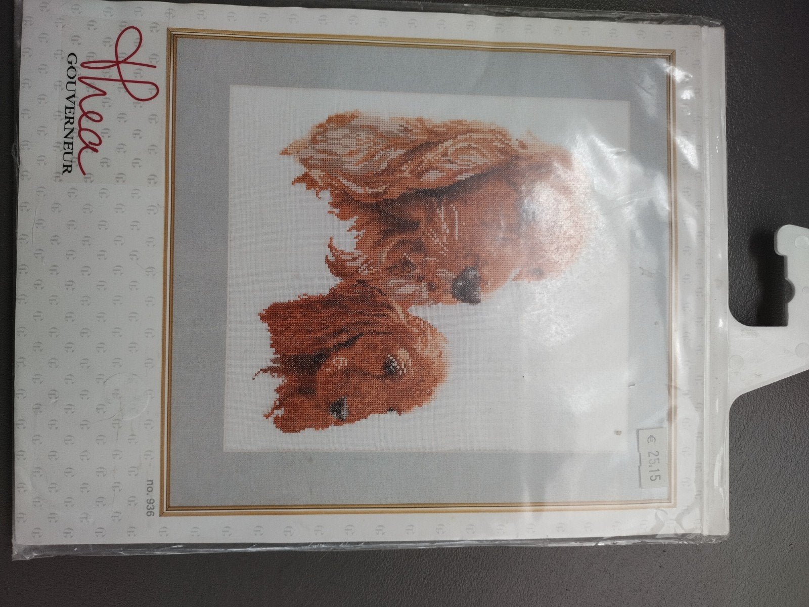 Thea Gouverneur Borduurpakket "Eva en Rosie" (Honden), Ophalen of Verzenden, Nieuw, Handborduren, Borduurpakket