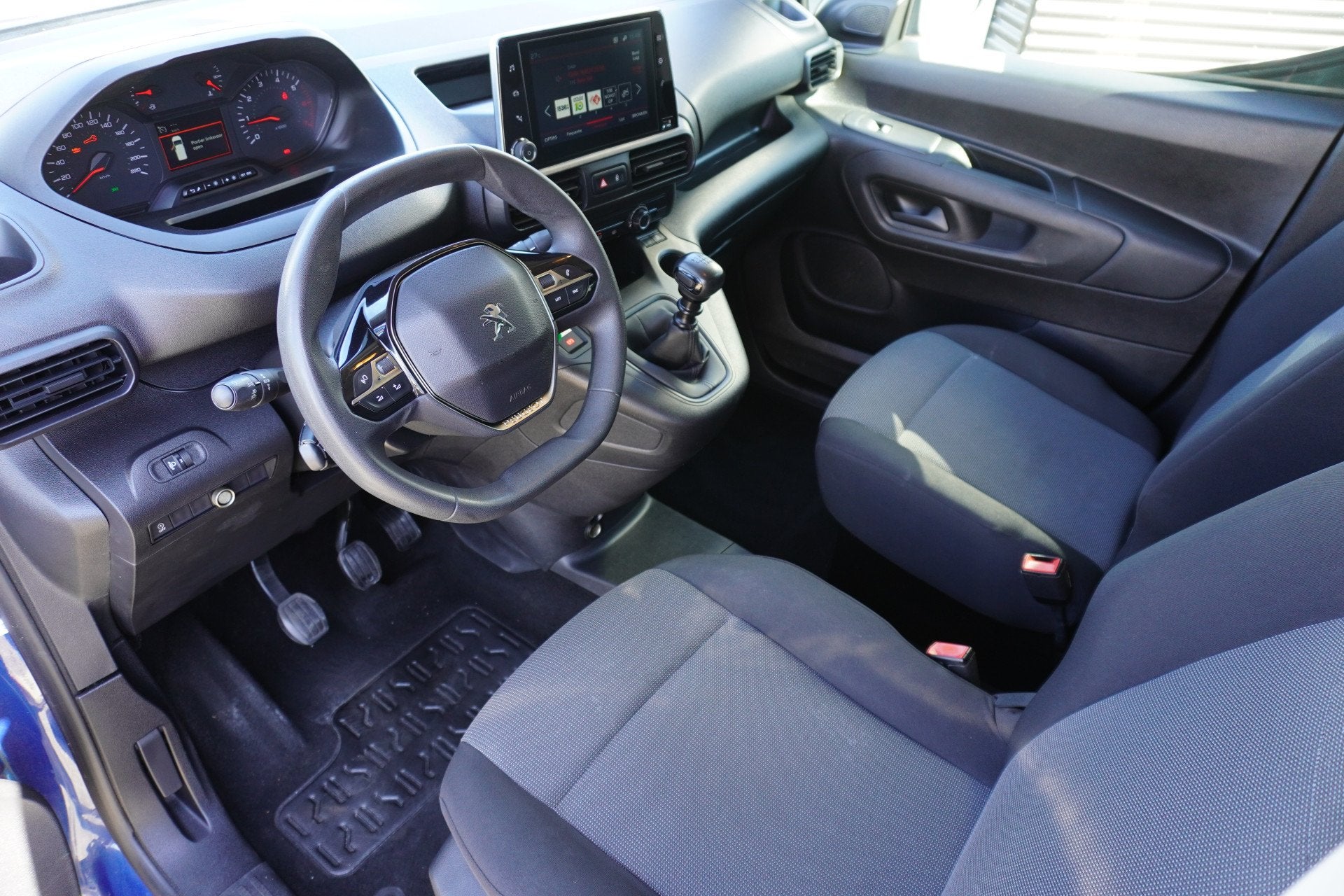 Peugeot Partner L2 Maxi Long Asphalt Trekhaak Apple Carplay, Voorwielaandrijving, Gebruikt, Euro 6, Blauw