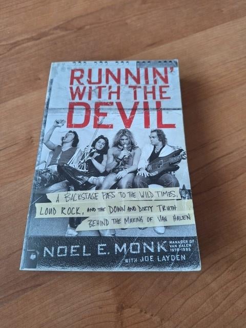 Boek Van Halen - Running with the devil. Gesigneerd, Verzamelen, Muziek, Artiesten en Beroemdheden, Verzenden, Gebruikt, Boek, Tijdschrift of Artikel