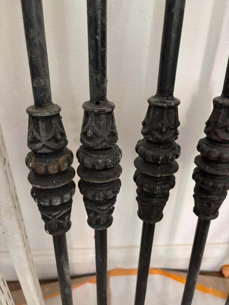 Set van 5 antieke smeedijzeren spijlen / balusters, Ophalen of Verzenden