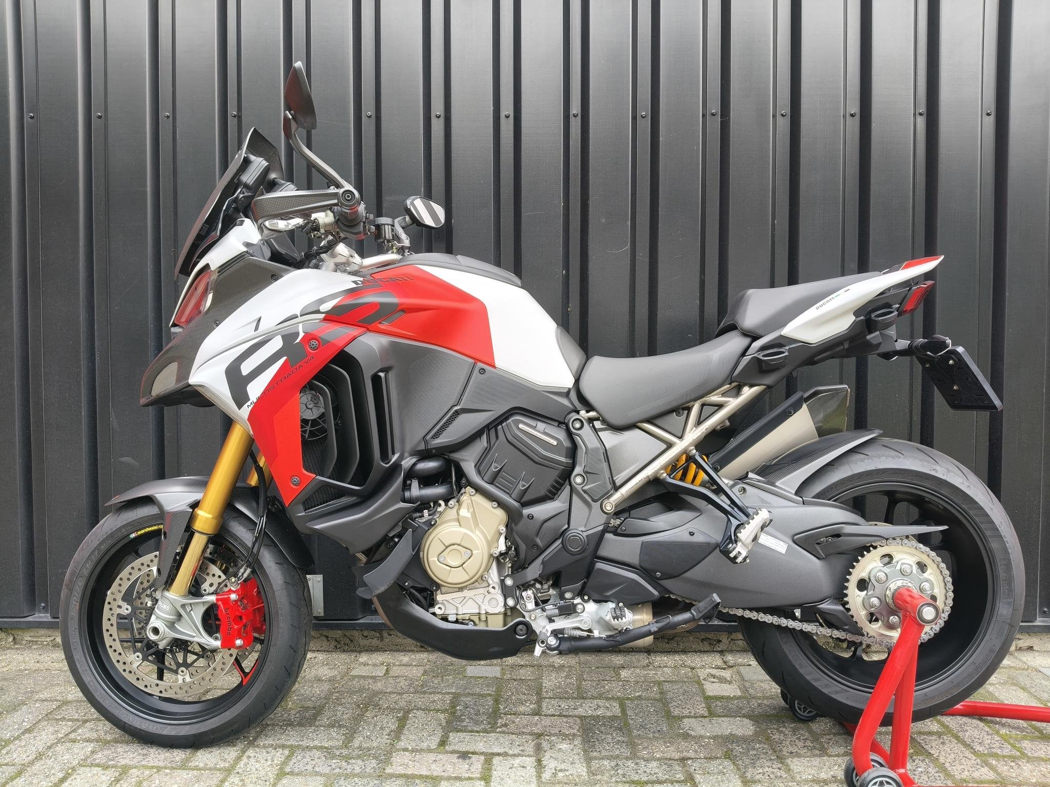 Ducati Multistrada V4 RS, Motoren, Info@ducati.com, Ducati North Europe B.V., Maanweg 174
2516 AB  Den Haag, NL, Handvatverwarming