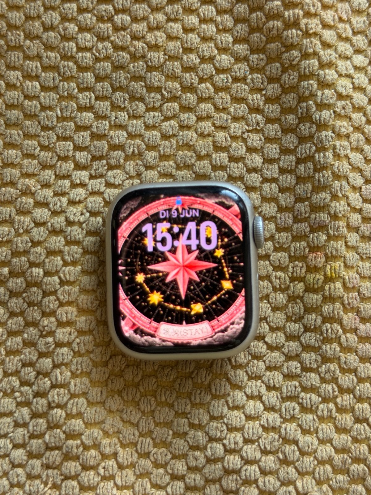 Apple Watch 8 Cellular 41mm Starlight + extra bandjes, Gebruikt, GPS, IOS, Ophalen of Verzenden
