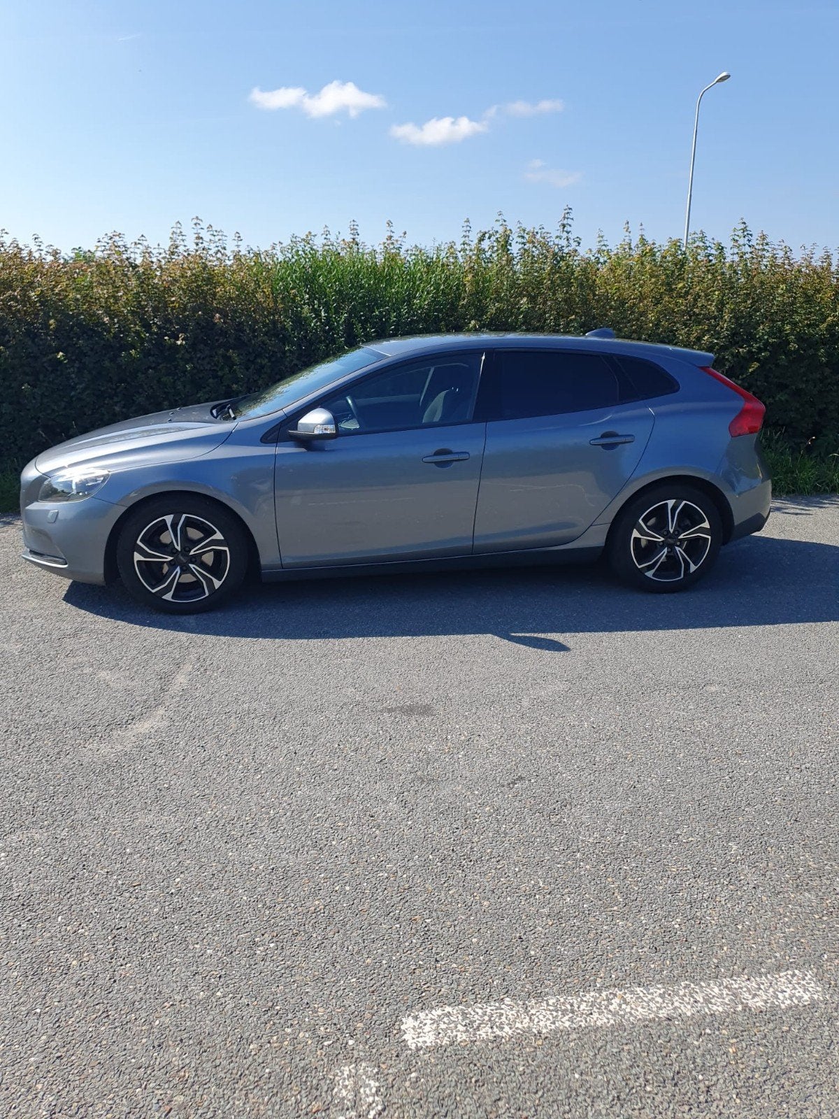 Volvo V40 1.6 T2 120PK 2015 Grijs / 232.000 km, Auto's, Volvo, Voorwielaandrijving, 1596 cc, Zwart, 4 cilinders