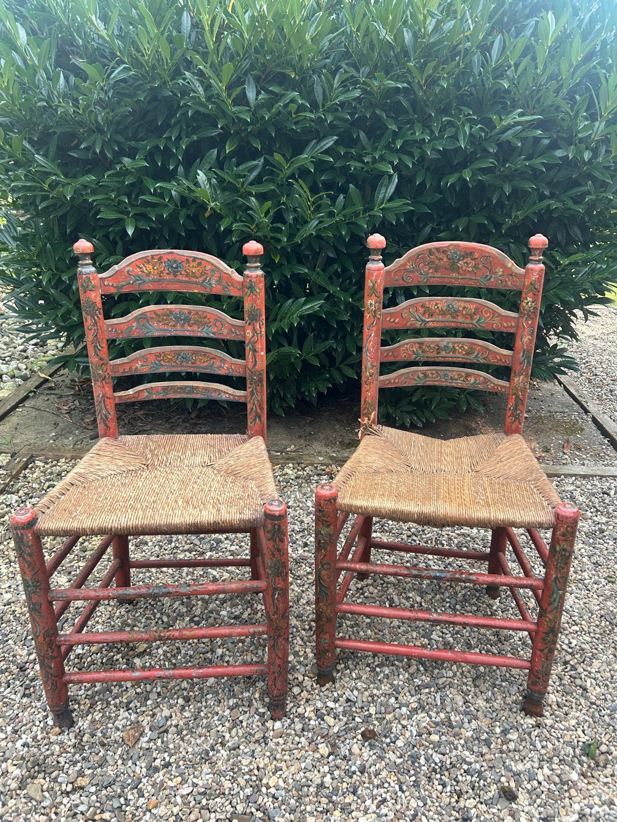 Set van 2 handgeschilderde stoelen, Antiek en Kunst, Ophalen