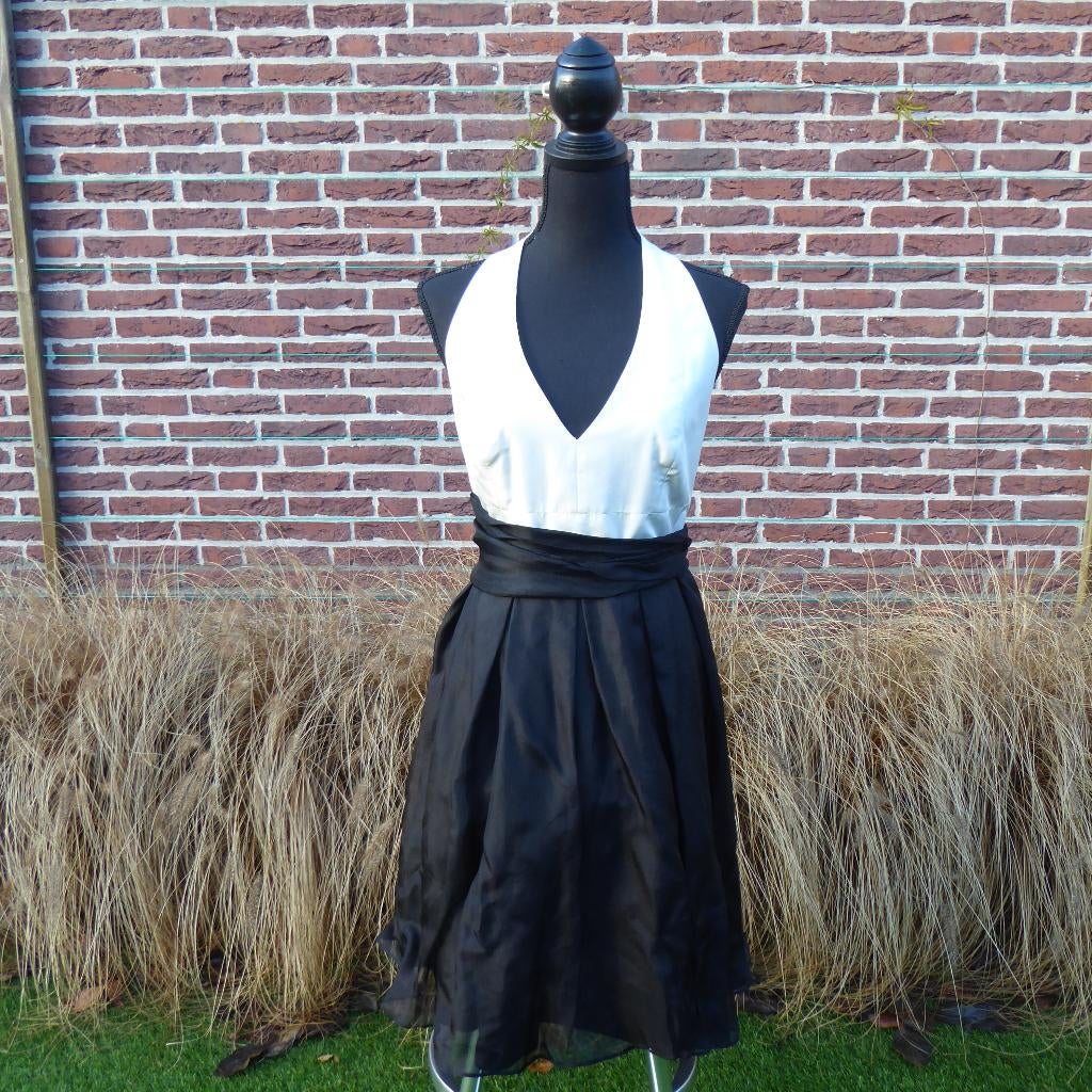 Galajurk (5) maat 36/38 in nette staat | Zara Basic, Galajurk, Zwart, Ophalen of Verzenden, Zo goed als nieuw