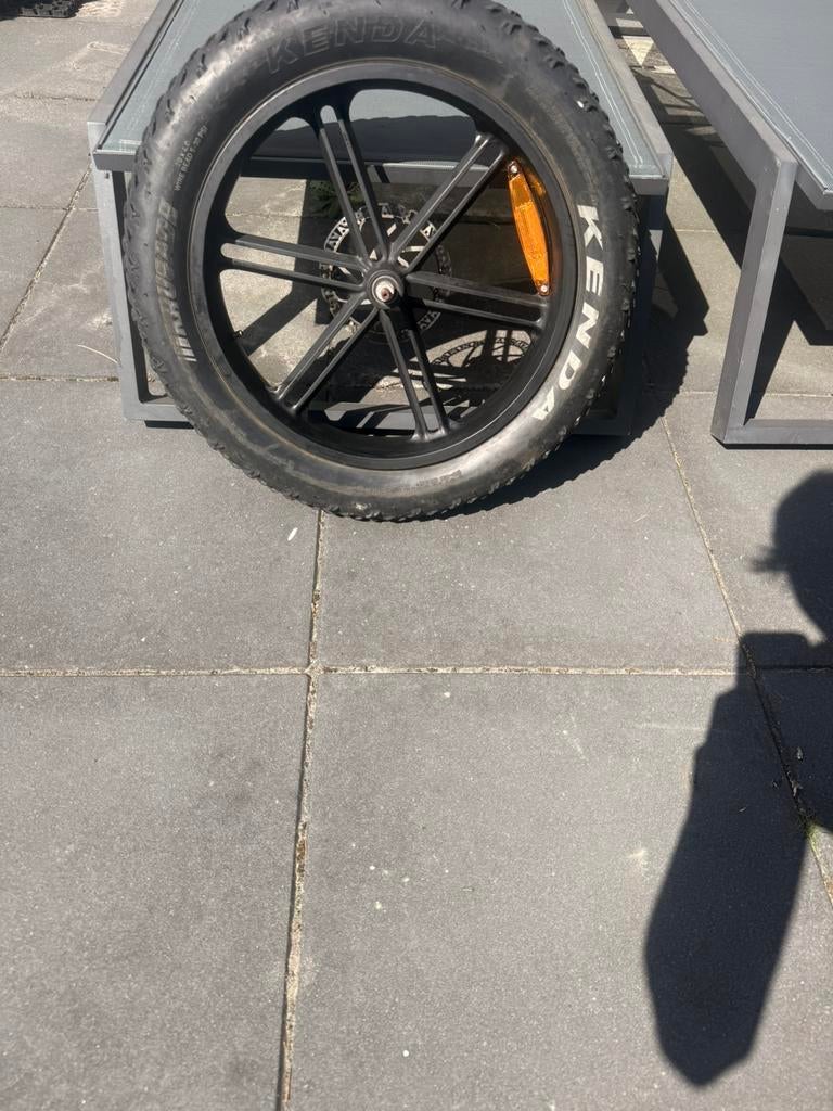 Fatbike velg met bamd een heel wiel, Fietsen en Brommers, Fietsaccessoires | Aanhangers en Karren, Ophalen of Verzenden, Zo goed als nieuw