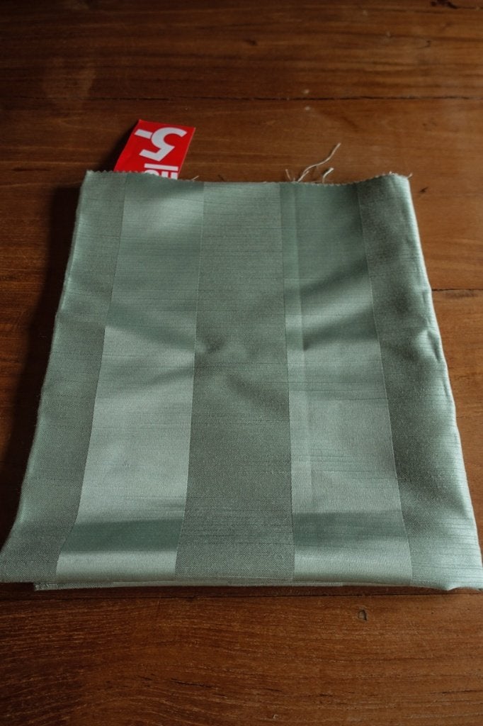 groene lap jaquard zijde - meubel stof - nummer 2, Hobby en Vrije tijd, Nieuw, Ophalen of Verzenden, 30 tot 120 cm, 30 tot 200 cm