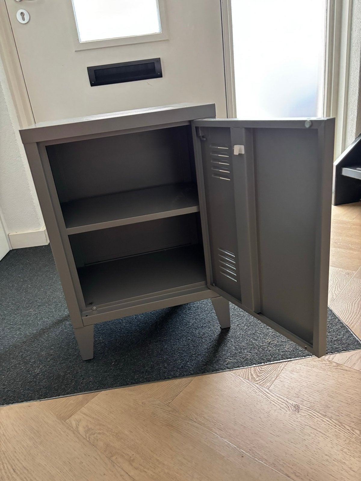 Metalen locker (nacht) kastje grijs, Ophalen, Zo goed als nieuw