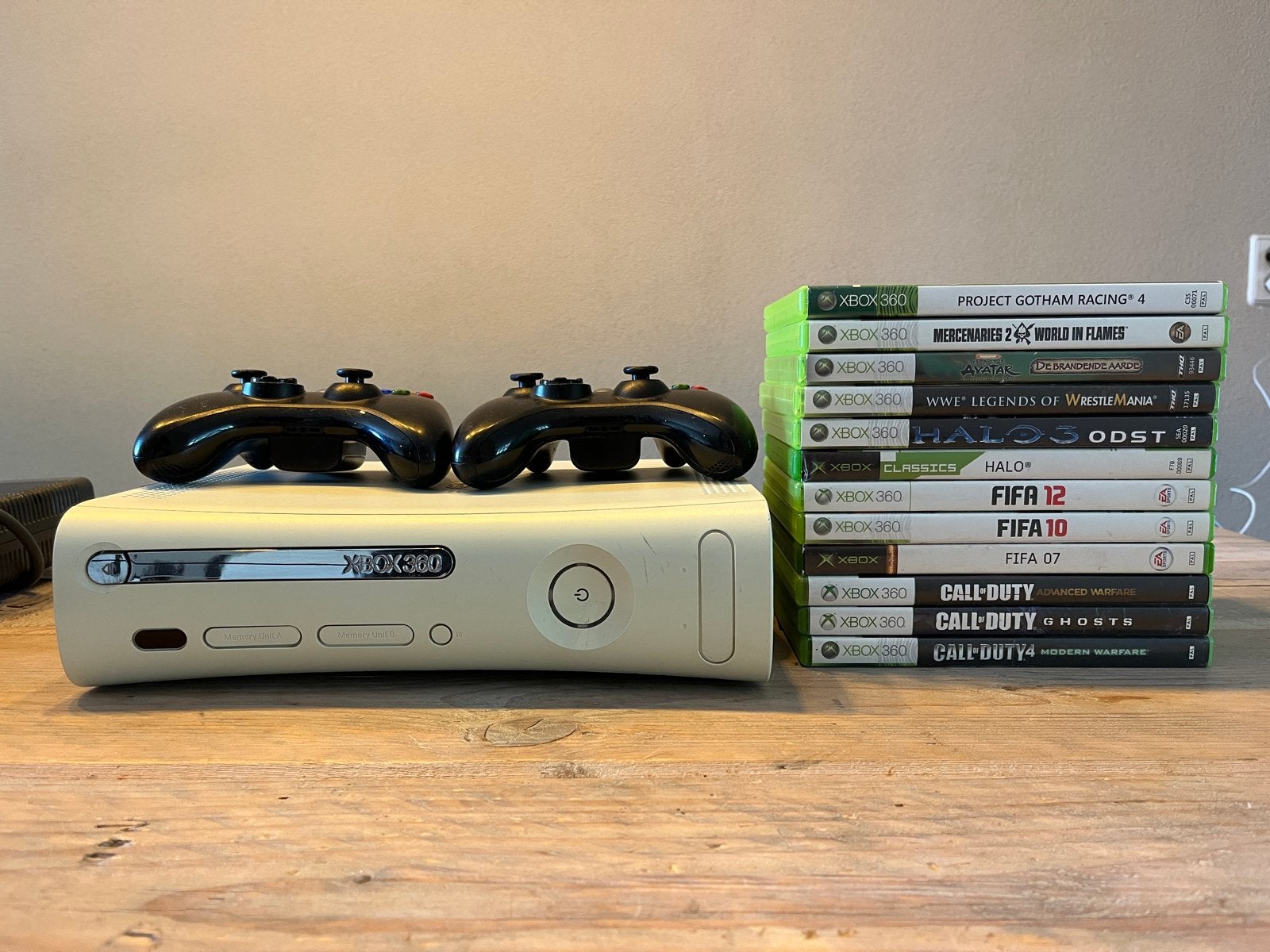 Xbox 360 console met 2 controllers en 11 games, Ophalen, Gebruikt, Vanaf 18 jaar, Overige genres
