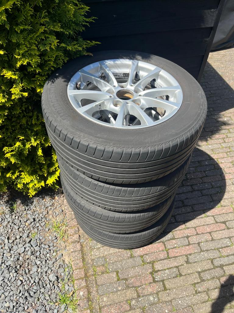 16 inch Velgen met 205/60R16 banden voor BMW 320 (2017), Ophalen, Gebruikt, 16 inch, Banden en Velgen