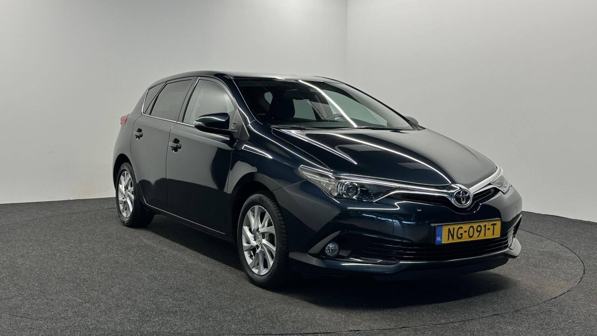 Toyota Auris 1.2T Aspiration CAMERA-CLIMA-NAVI, 450 kg, Gebruikt, 4 cilinders, 116 pk