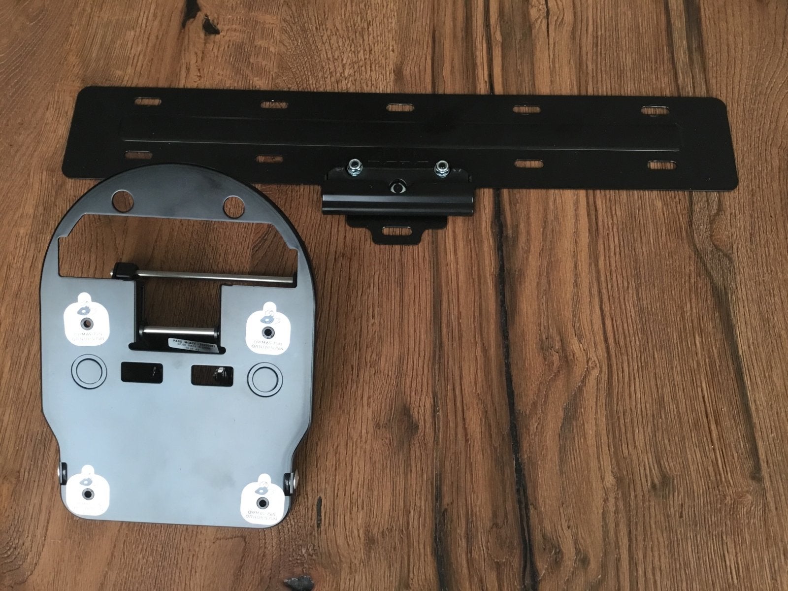 Muurbeugel voor Samsung TV Q9FM, Q7FN (65-75 inch), Ophalen, Zo goed als nieuw