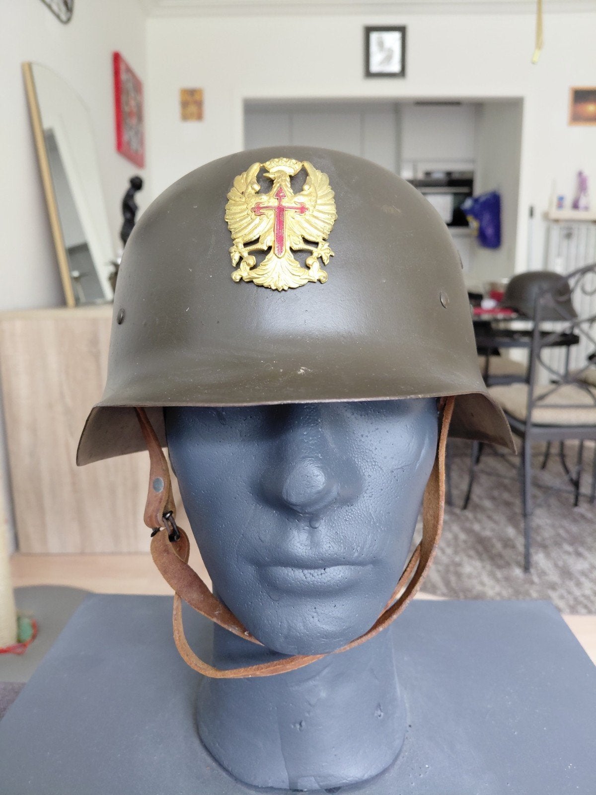 Spaanse Z42 helm WO2 incl verzenden., Verzamelen, Militaria | Tweede Wereldoorlog, Ophalen, Helm of Baret