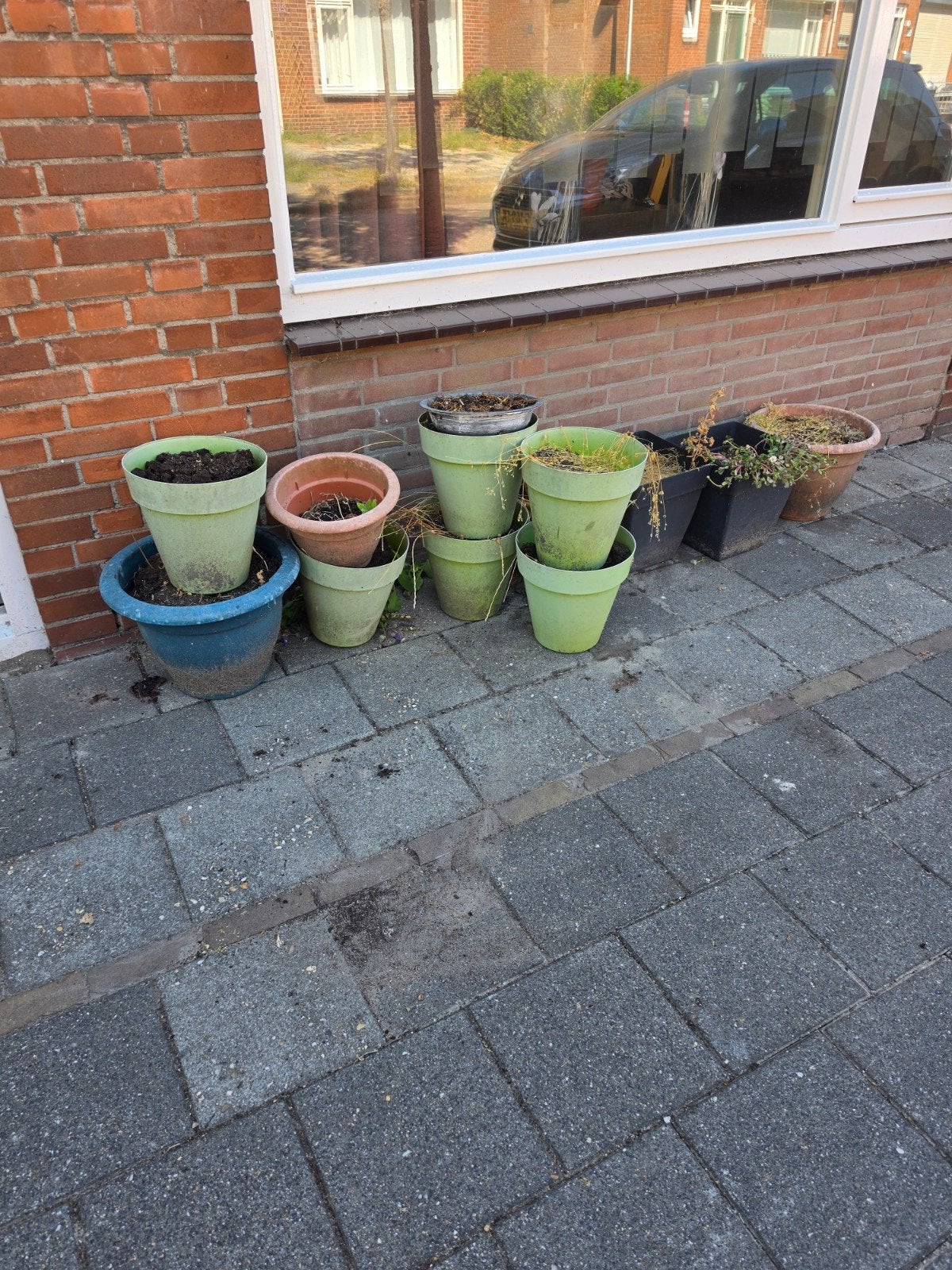 Diverse bloempotten voor buiten - gratis af te halen, Ophalen, Steen, Gebruikt, Rond