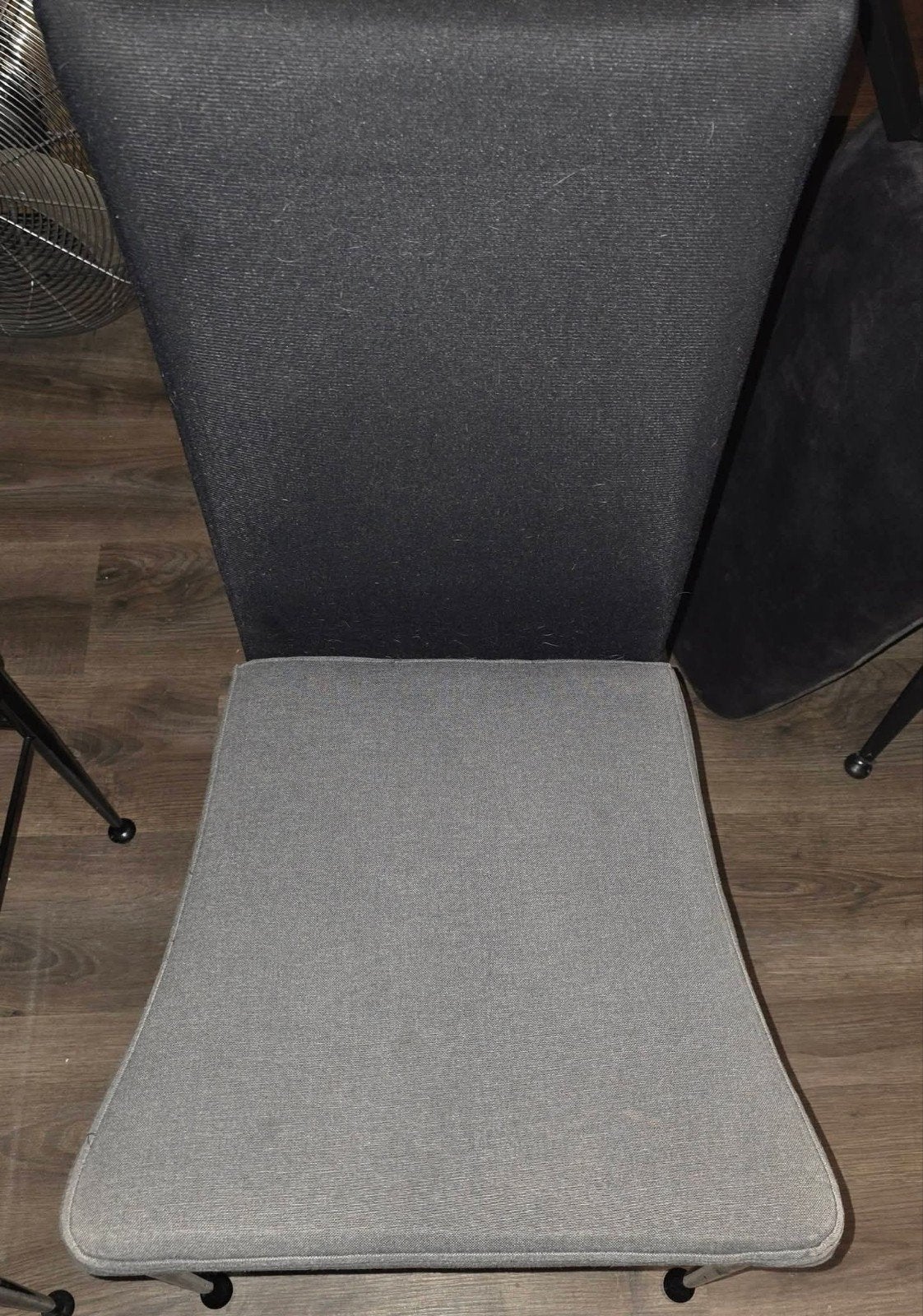 2 grijze eetkamerstoelen gratis op te halen, Ophalen, Gebruikt, Twee, Stof