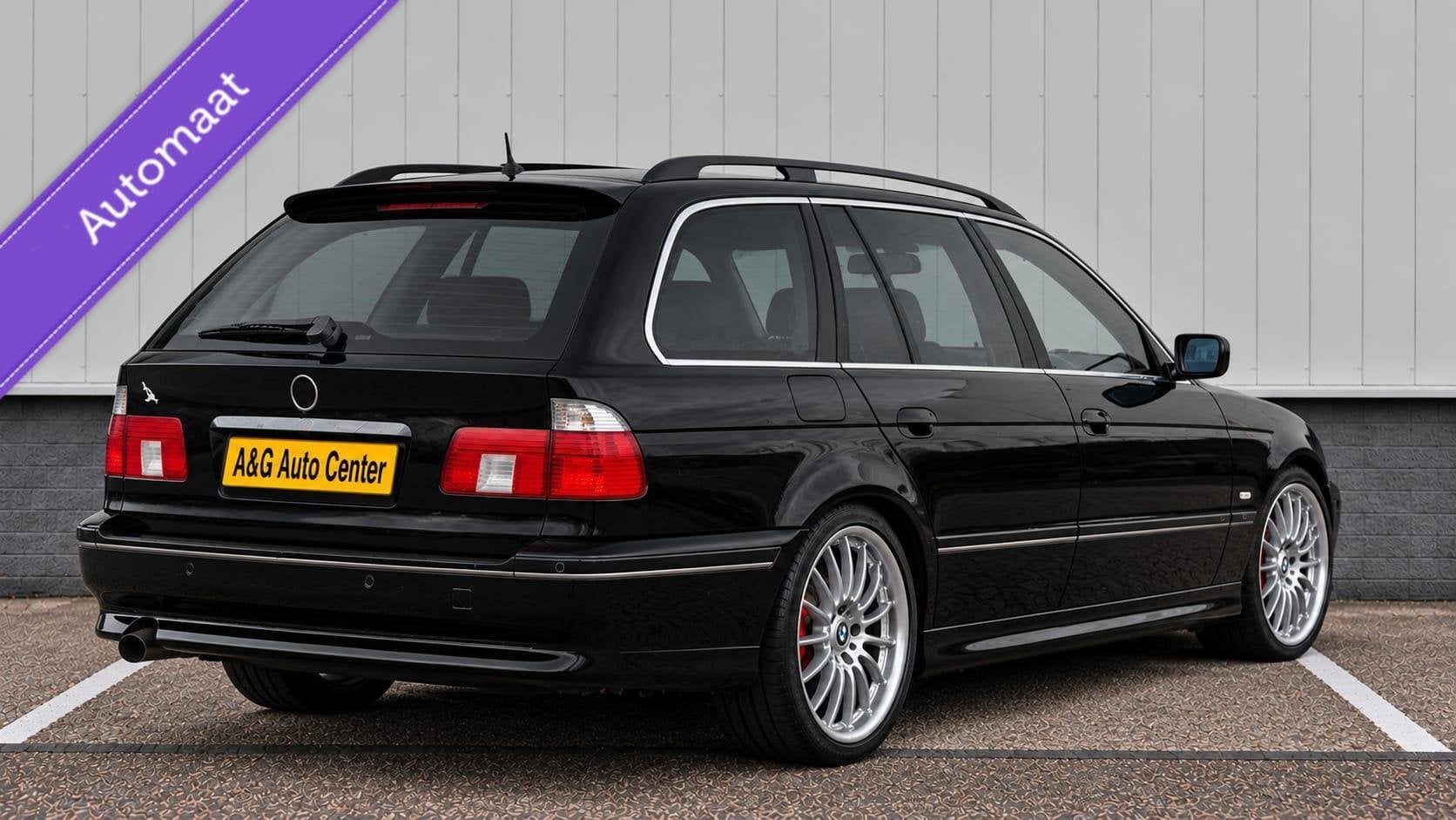BMW 525i Touring Sport/1e Eig/192PK/Leer/Led/Massage/Sch.Dak, Automaat, Achterwielaandrijving, Gebruikt, Zwart