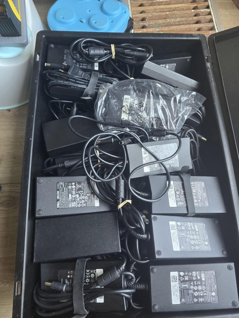 40x Partij Dell opladers 130W-180W - 15€ per stuk, Ophalen, Gebruikt