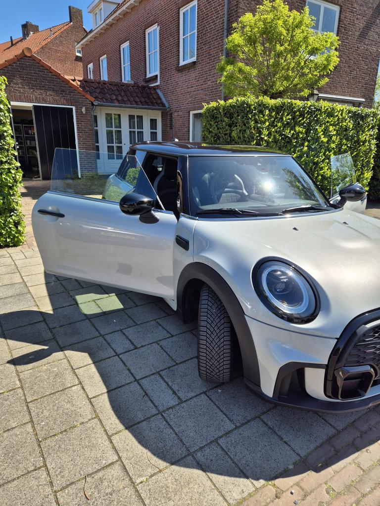 Foto 2 van Mini 3-deurs (f56) 1.5 136pk 2022 Wit