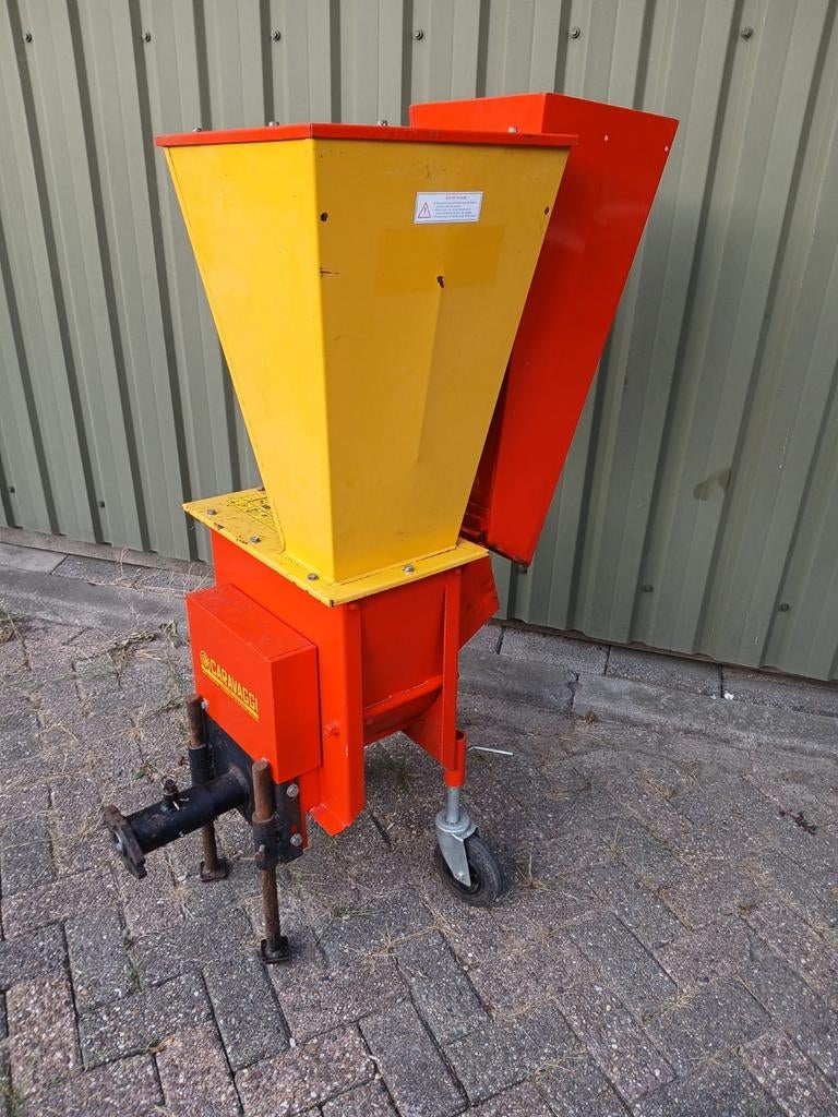 Caravaggi versnipperaar voor tweewieltrekker, Ophalen