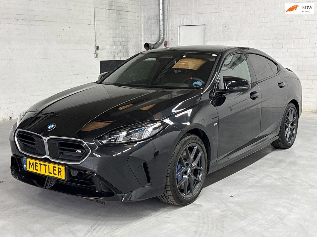 BMW 2-serie Gran Coupé M235 xDrive M Sport, 360 camera, Har, Auto's, 1998 cc, Gebruikt, 4 cilinders, Zwart