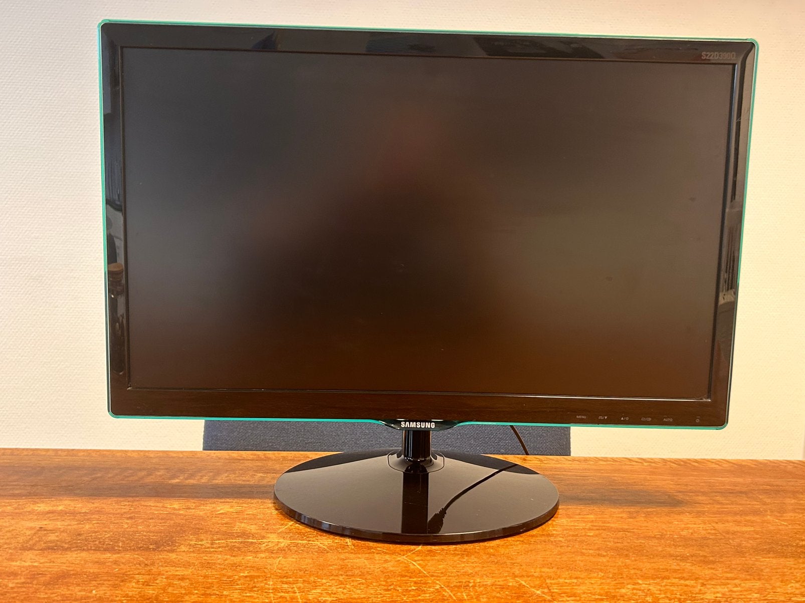 Samsung S22D390Q – 22 inch Full HD monitor HDMI, Ophalen, Gebruikt, 3 tot 5 ms, Kantelbaar