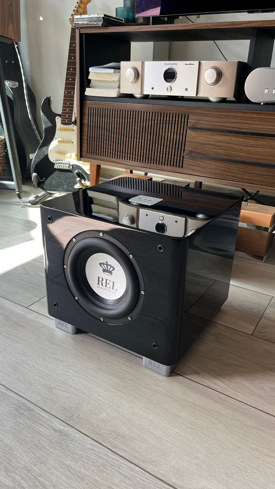Rel T7X met 2 jaar garantie + accessoires, Subwoofer, Ophalen of Verzenden, Zo goed als nieuw, 150 watt of meer
