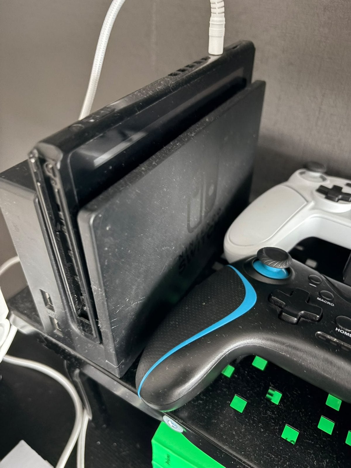 Nintendo switch, Ophalen, Zo goed als nieuw, 250 GB, Met 2 controllers