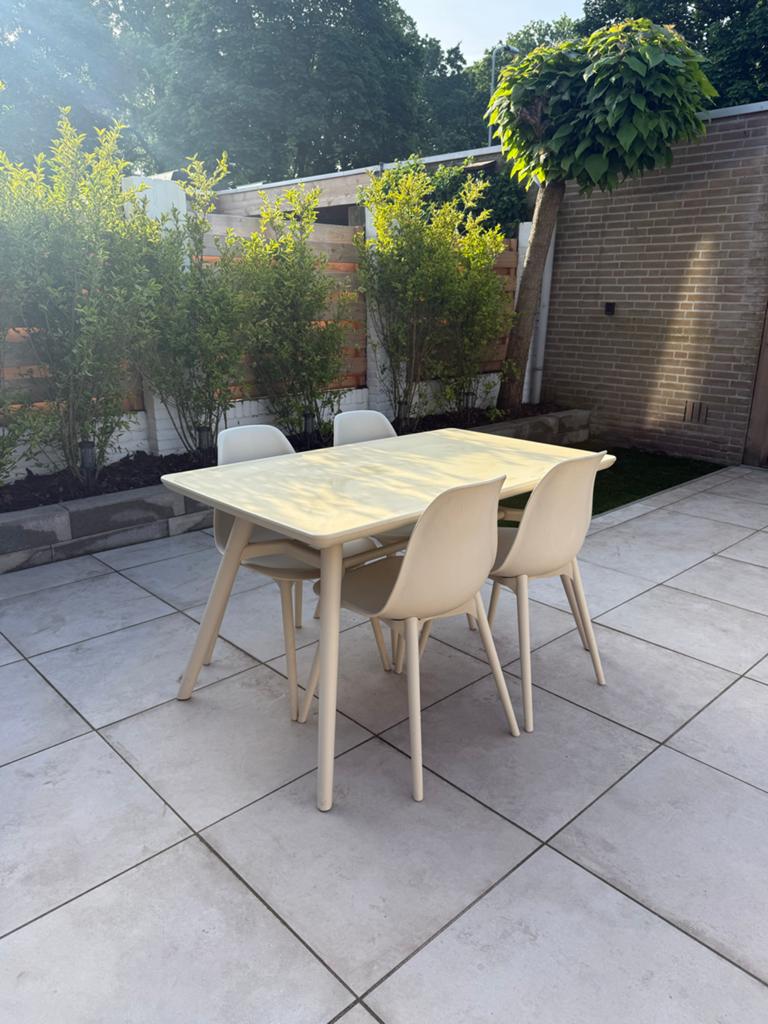Sklum Moderne tuinset met 4 stoelen, Ophalen, 4 zitplaatsen, Kunststof, Gebruikt