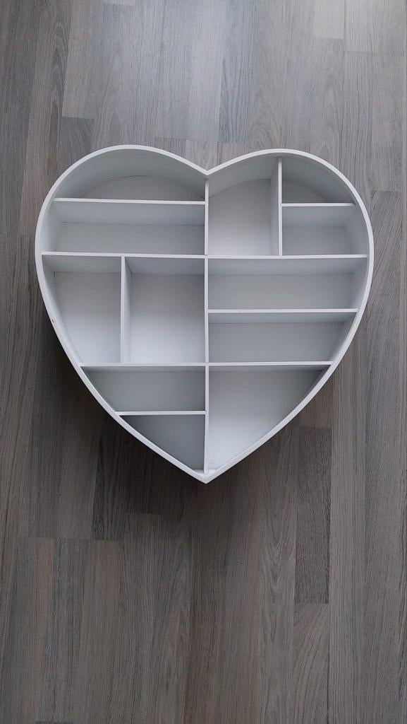 Hartvormige letterbak / wandrek - Wit, Huis en Inrichting, Woonaccessoires | Wandplanken en Boekenplanken, Gebruikt, Ophalen
