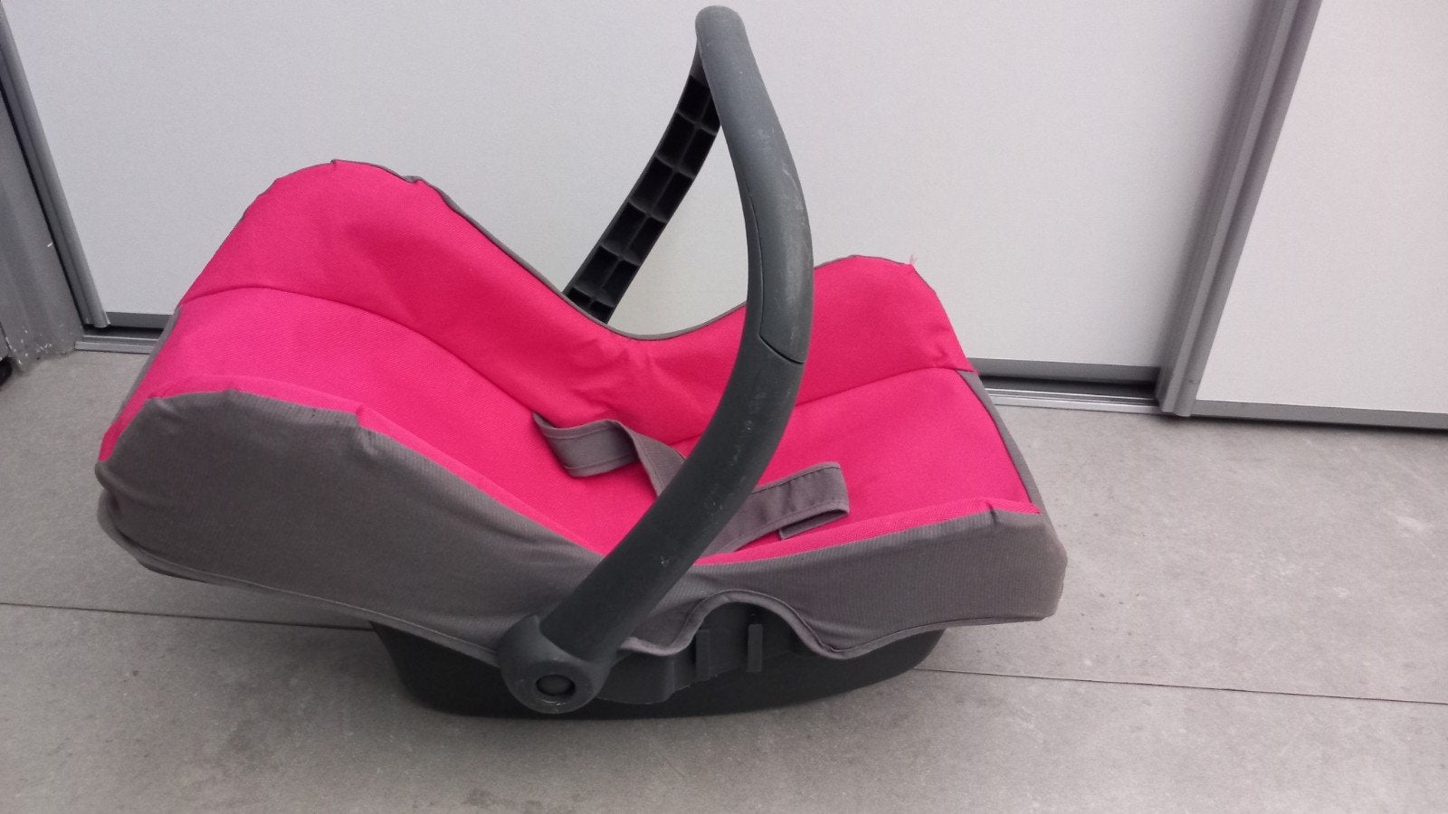 Smoby poppen maxi cosi autostoel voor baby born 2x, Kinderen en Baby's, Speelgoed | Poppen, Ophalen of Verzenden, Babypop