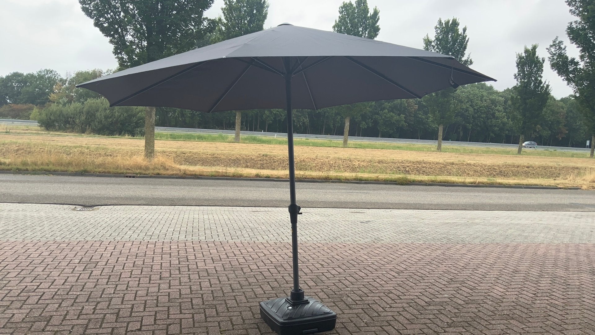 Parasol antraciet diameter 350 excl. Parasolvoet, Tuin en Terras, Parasols, Verzenden, Platinum BV, Zo goed als nieuw, Info@platinum.nl