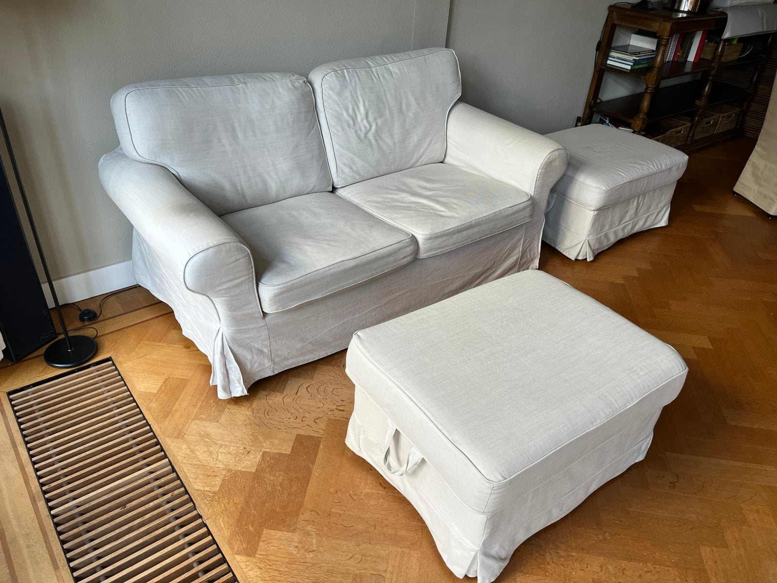 De gebruikelijke ikea 2 pers bank met 2 tal poeven, Ophalen, Gebruikt, 150 tot 200 cm, Tweepersoons