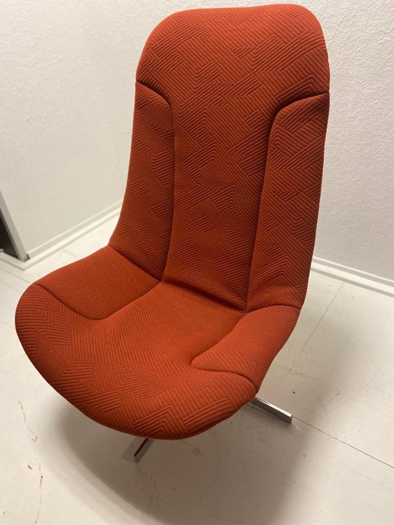 Gelderland 7405 | Draaifauteuil met poef | Kvadrat burnt ora, Huis en Inrichting, Fauteuils, Info@andriesign.nl, Modern design refurbished design