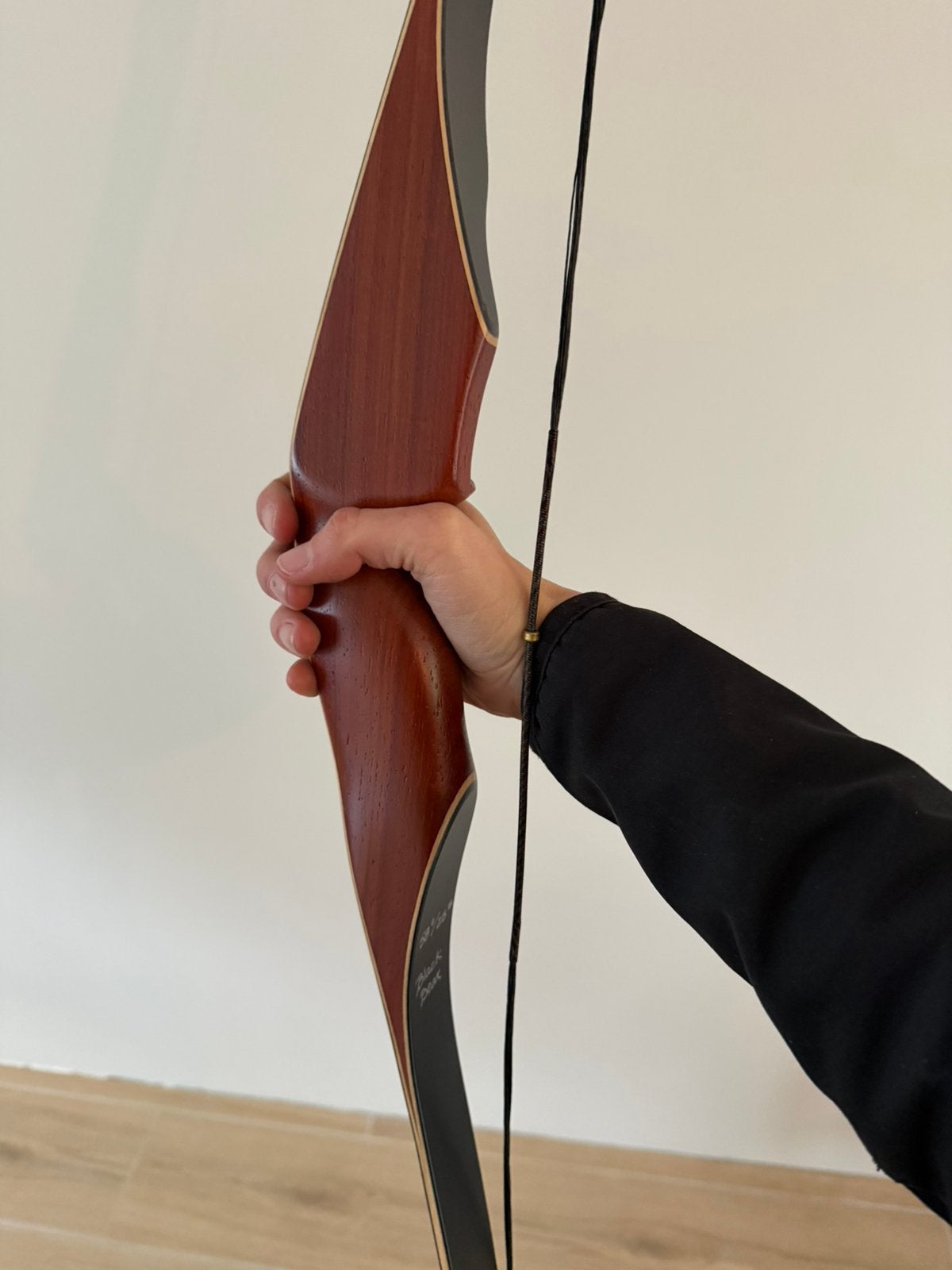 Linkshandige Jachtboog recurve boog Black Bear 58"/25#, Sport en Fitness, Handboogschieten, Ophalen of Verzenden, Zo goed als nieuw