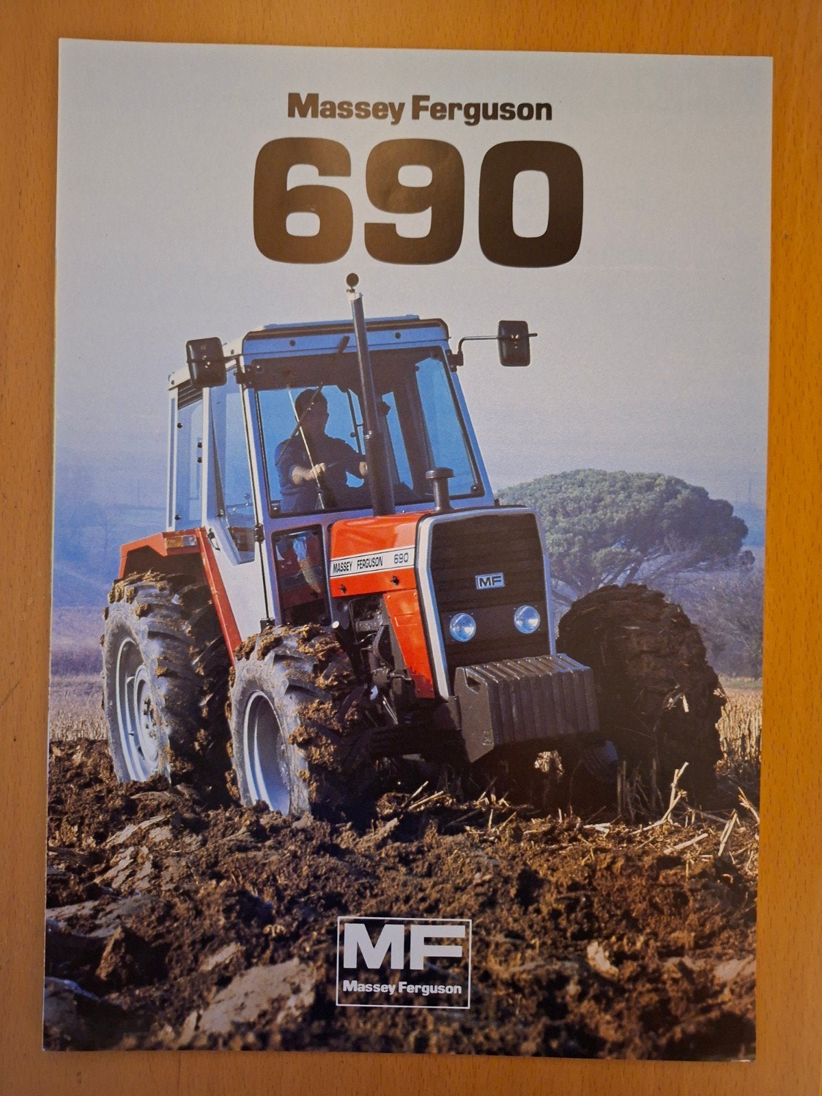 Folder Massey Ferguson MF 690 Nederlandstalig, Ophalen of Verzenden, Gelezen, Tractor en Landbouw
