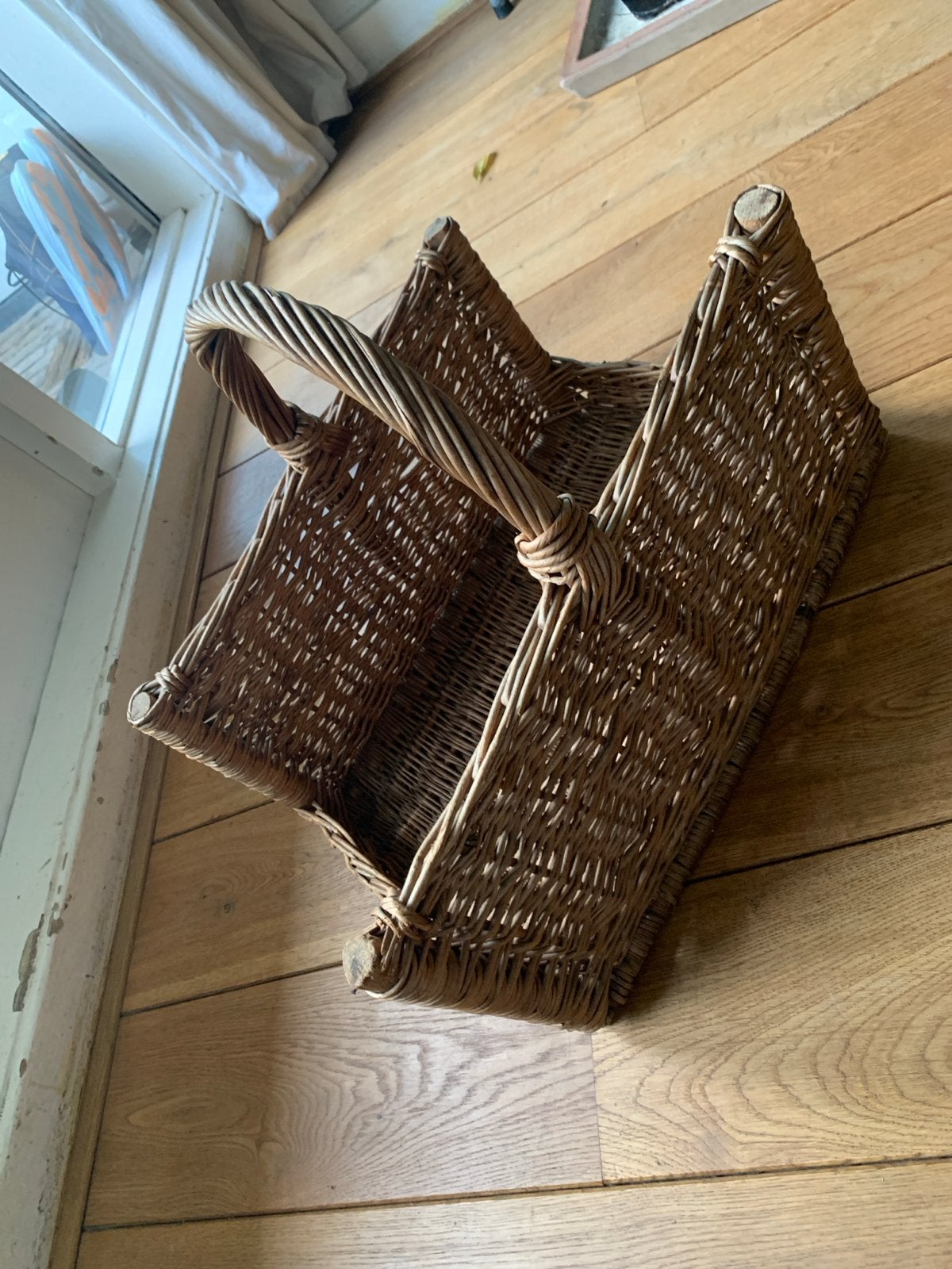 Vintage rieten tijdschriftenrek/houtmand, Ophalen, Vintage, Gebruikt, Natuurlijk materiaal