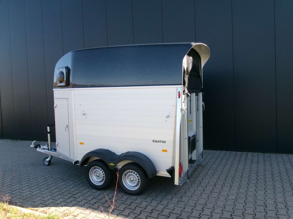 Nieuwe Humbaur Equitos Alu met zadelkamer. AANBIEDING, Dieren en Toebehoren, Paarden en Pony's | Trailers en Aanhangwagens, Niet ingevuld