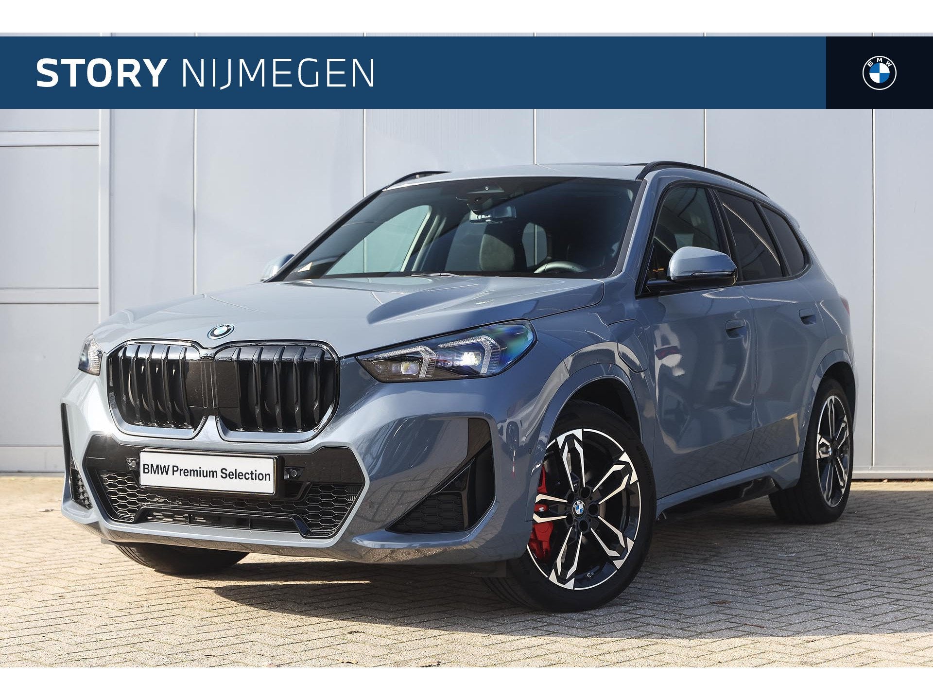 BMW X1 xDrive25e M Sport Automaat / Trekhaak / Panoramadak /, Gebruikt, Bedrijf, Hybride Elektrisch/Benzine, 3 cilinders
