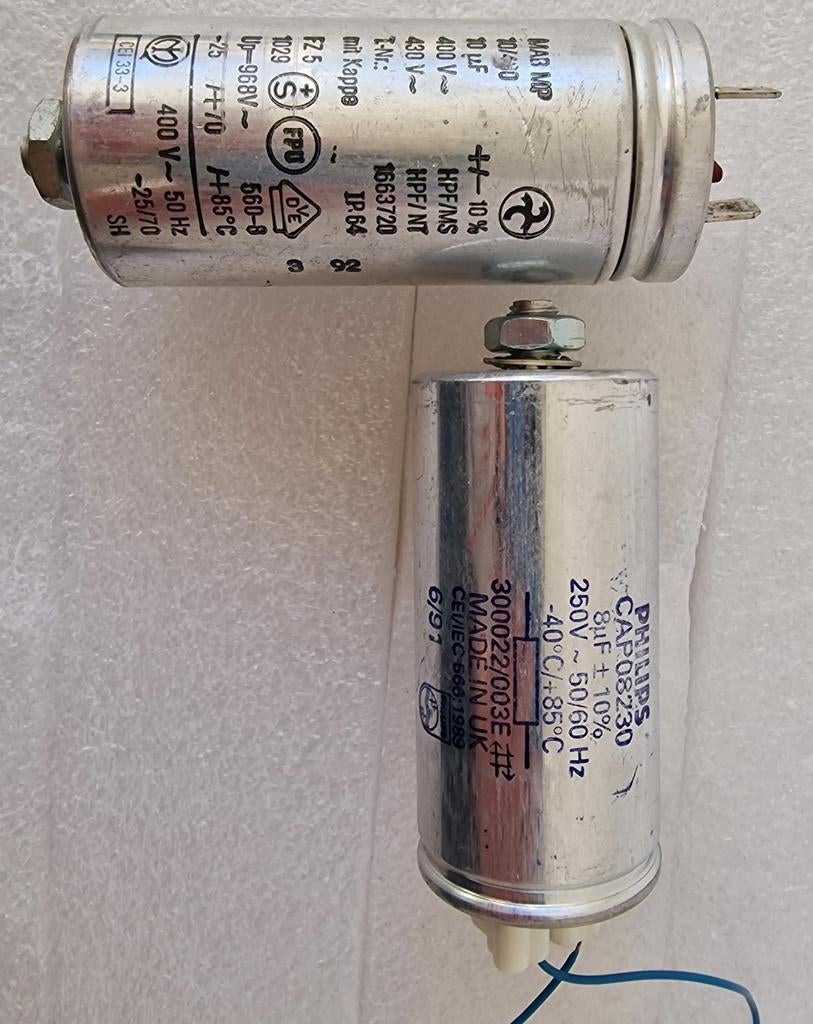 Diverse gebruikte condensatoren (10uF, 8uF, 6uF), Ophalen, Gebruikt