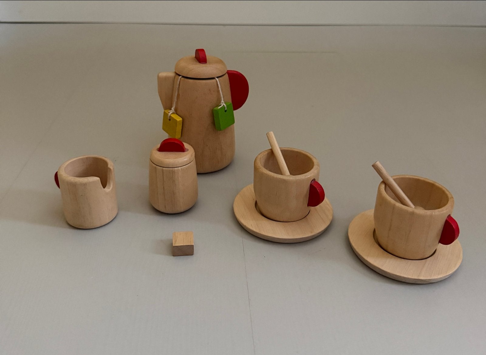 Houten theeserviesje voor kinderen, Ophalen, Zo goed als nieuw, Jongen of Meisje