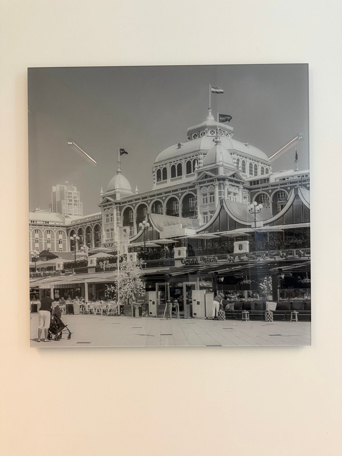 Zwart-wit foto Kurhaus op plexiglas, Ophalen, Foto, Fotografie