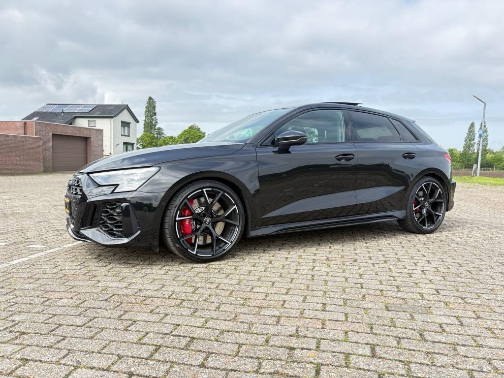 Audi A3 RS3 Tfsi 400pk S-tronic Quattro 2022 Zwart, Automaat, Zwart, Zwart, Vierwielaandrijving