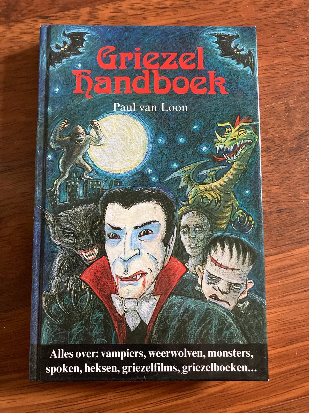 Griezel Handboek - Paul van Loon (Alles over monsters), Ophalen of Verzenden, Gelezen