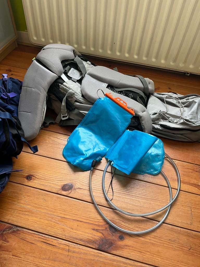 2 rugzakken, Sport en Fitness, Bergsport en Wandelen, Ophalen of Verzenden, Zo goed als nieuw, Rugzak