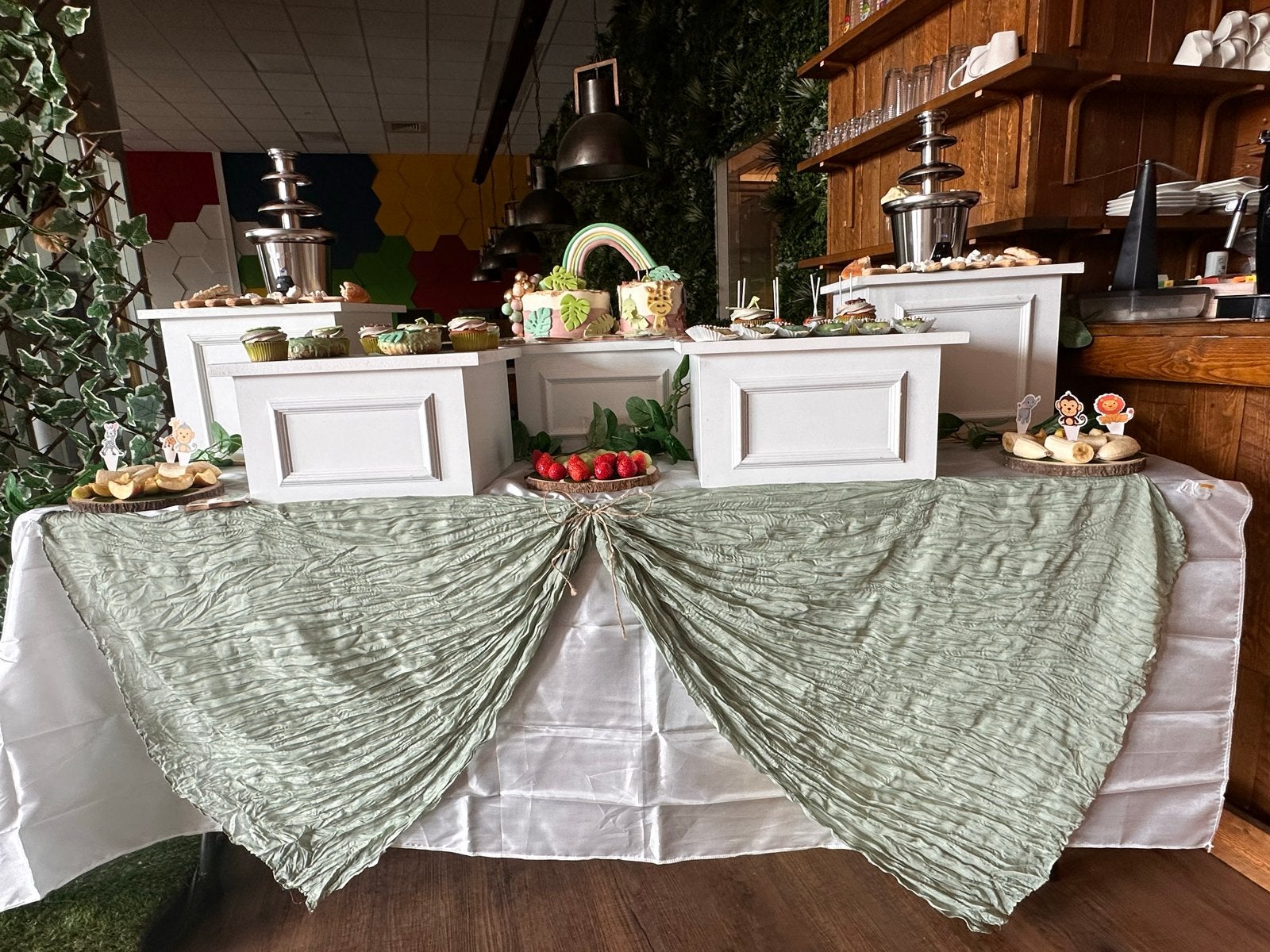Te huur buffetblokken of complete sweet table, Hobby en Vrije tijd, Feestartikelen | Verhuur, Ophalen